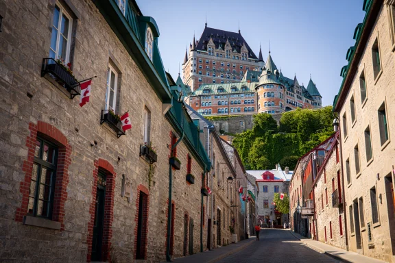 Architectural Gems of Old Quebec: A Walking Guide